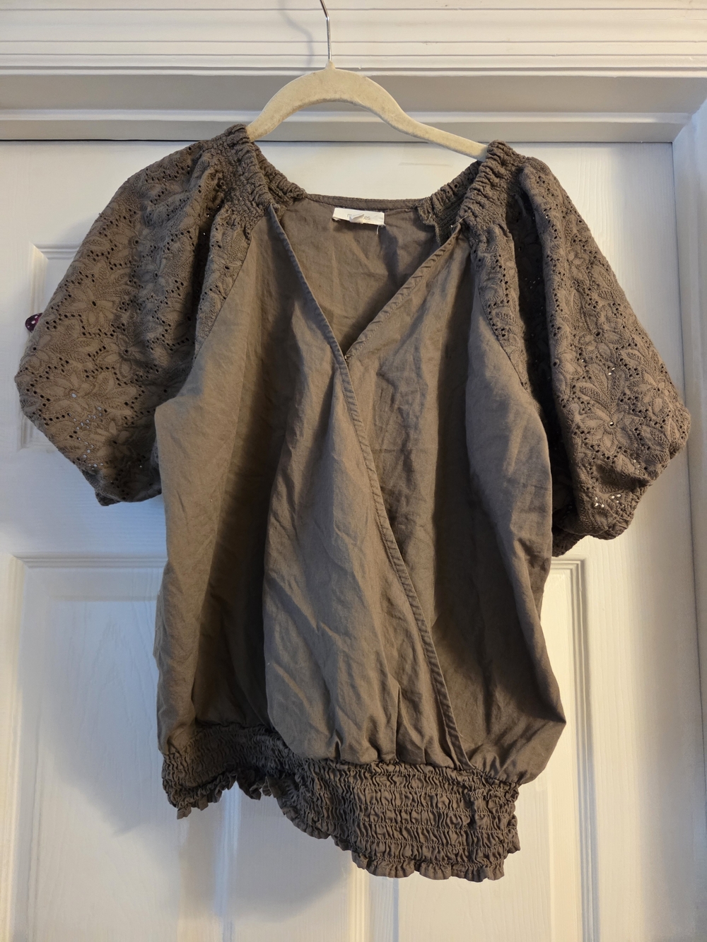 Maurices Taupe Eyelet Puff Sleeve Smocked Hem Blouse Olive green medium M lace